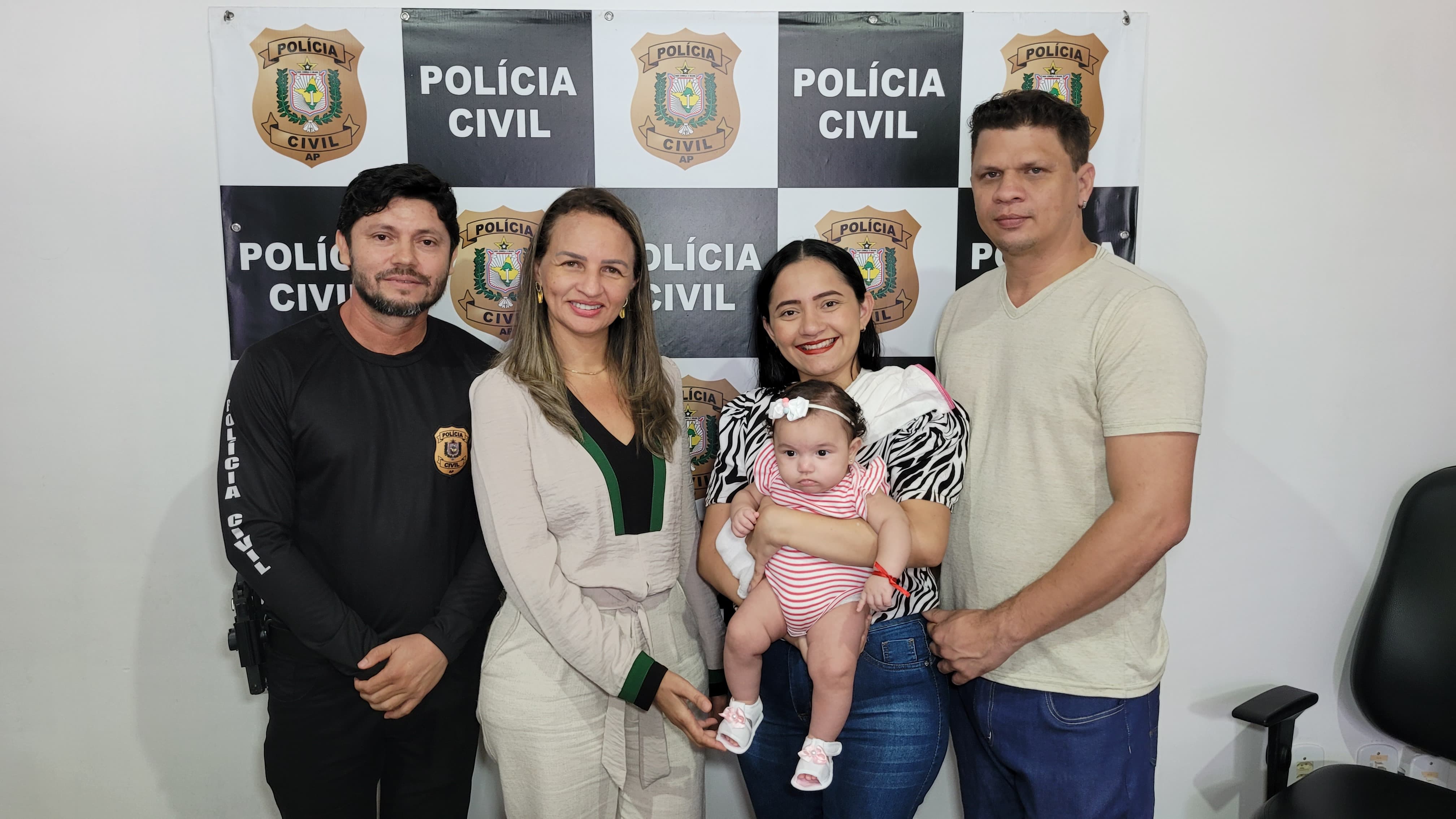 POLICIAL CIVIL REALIZA TÉCNICA DE PRIMEIROS SOCORROS E SALVA BEBÊ DE 50 DIAS DE VIDA